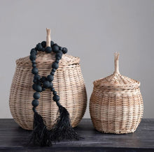 Load image into Gallery viewer, BLACK WOOD BEAD GARLAND WITH TASSELS
